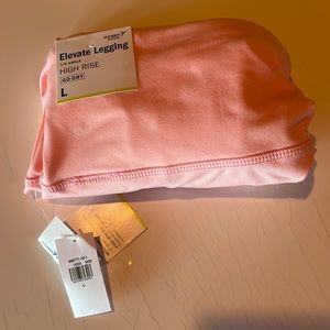 NWT Old Navy Elevate Legging